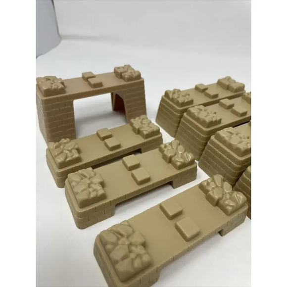 Thomas the Train Trackmaster Track Risers Lot of 8 Tan Replacement Pieces - Picture 2 of 7